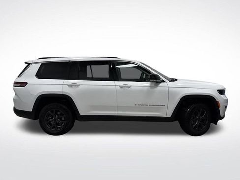 Used 2023 Jeep Grand Cherokee L Limited image 2