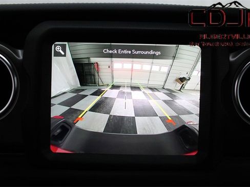 Used 2023 Jeep Gladiator Rubicon w/ Cold Weather Group image 28