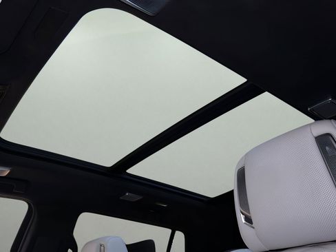 Certified 2025 Cadillac Escalade Sport Platinum image 30