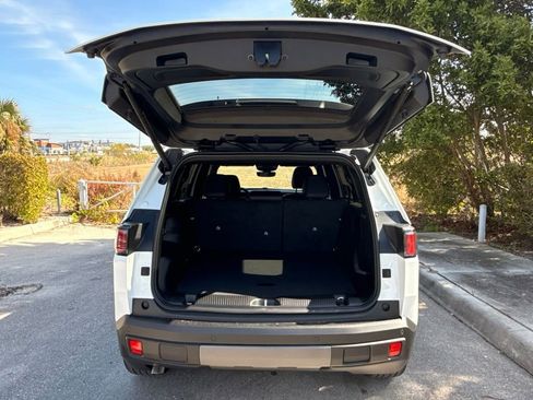 New 2026 Jeep Cherokee Overland image 37