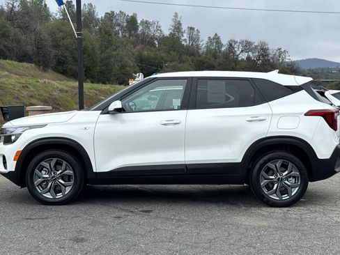Used 2024 Kia Seltos LX AWD/4WD image 7