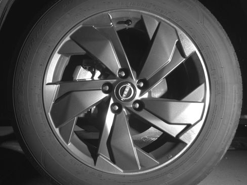 Used 2025 Nissan Rogue SV image 12