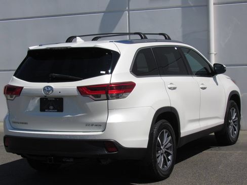 Certified 2019 Toyota Highlander XLE AWD/4WD image 6