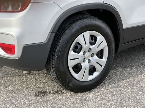 Used 2018 Chevrolet Trax LS image 30