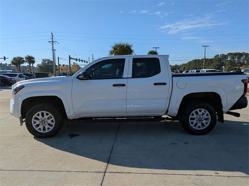 Used 2024 Toyota Tacoma SR image 7