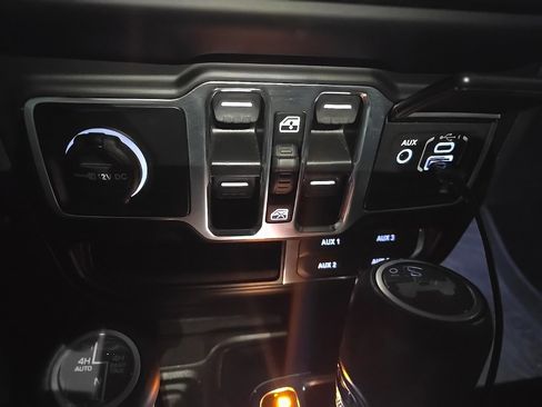 Used 2023 Jeep Wrangler Unlimited Sahara image 6