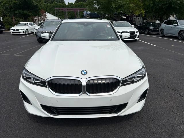 Certified 2025 BMW 330i xDrive Sedan w/ Convenience Package AWD/4WD image 4