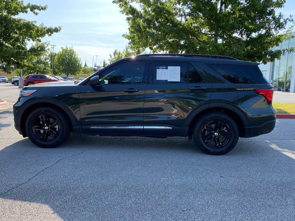 Used 2023 Ford Explorer XLT RWD image 4