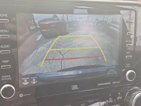 Used 2022 Toyota Highlander Limited FWD image 17