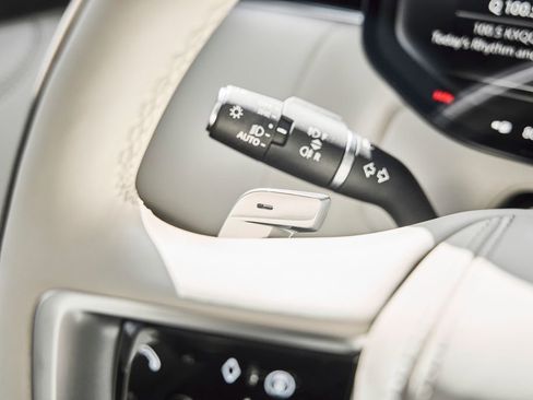 Used 2024 Land Rover Range Rover Long Wheelbase SE image 57