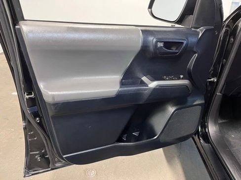 Used 2016 Toyota Tacoma SR5 image 18