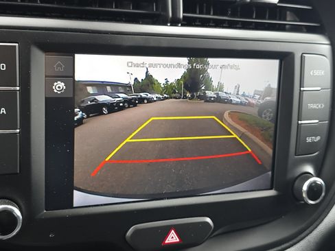 Used 2025 Kia Soul LX w/ LX Technology Package FWD image 19