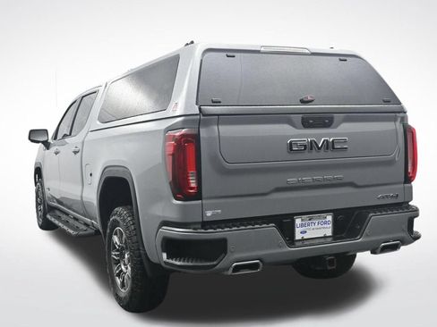 Used 2024 GMC Sierra 1500 AT4 w/ Technology Package AWD/4WD image 9