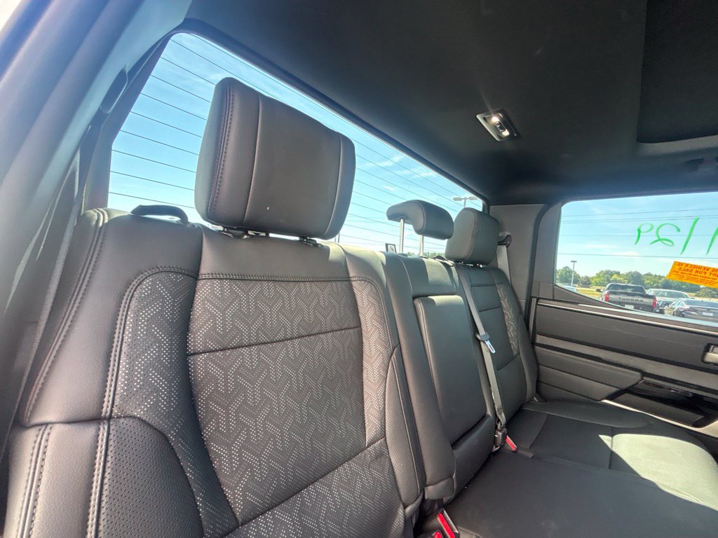Used 2025 Toyota Tundra Limited AWD/4WD image 29
