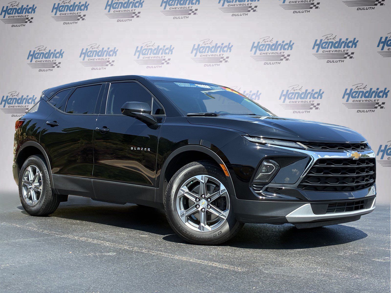 Used 2023 Chevrolet Blazer LT FWD image 2