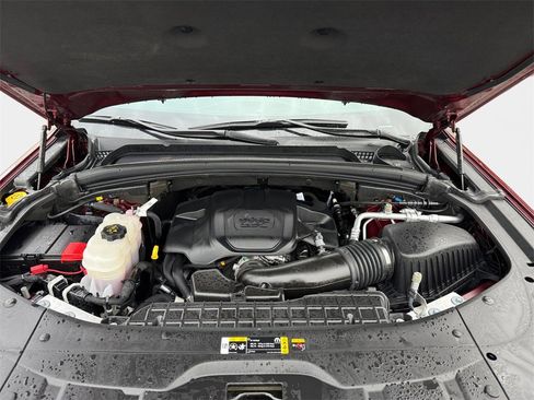 Used 2023 Jeep Grand Cherokee L Summit w/ Luxury Tech Group V image 24