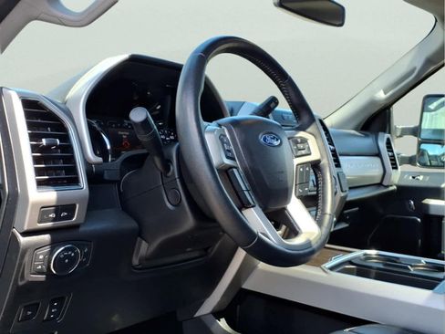 Used 2021 Ford F250 Lariat w/ Lariat Ultimate Package AWD/4WD image 13