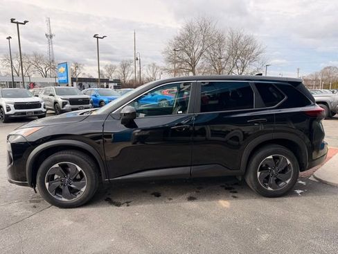 Used 2024 Nissan Rogue SV image 5