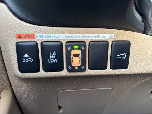 Used 2018 Mitsubishi Outlander SEL image 13