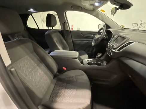 Used 2024 Chevrolet Equinox LT AWD/4WD image 26