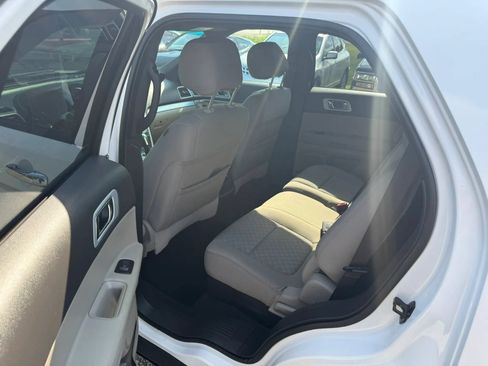 Used 2014 Ford Explorer XLT AWD/4WD image 13