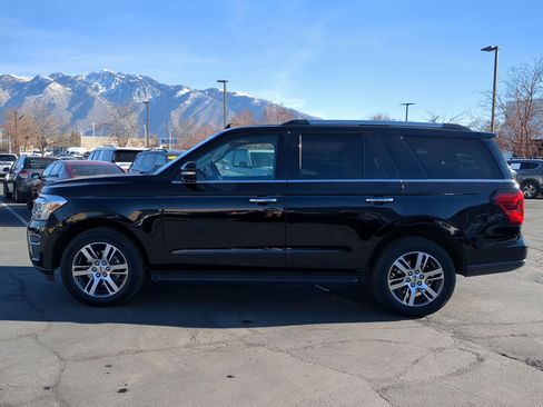 Used 2024 Ford Expedition Limited image 9