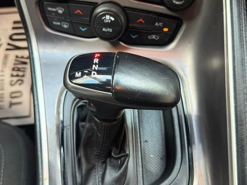 Used 2022 Dodge Challenger GT AWD/4WD image 17