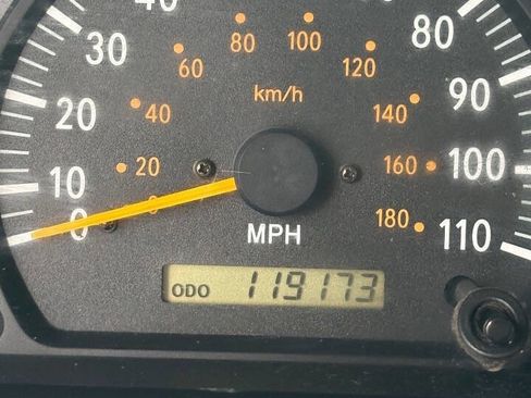 Used 2004 Toyota Tundra Limited AWD/4WD image 15