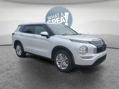Used 2023 Mitsubishi Outlander ES