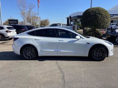 Used 2019 Tesla Model 3 Mid Range image 2