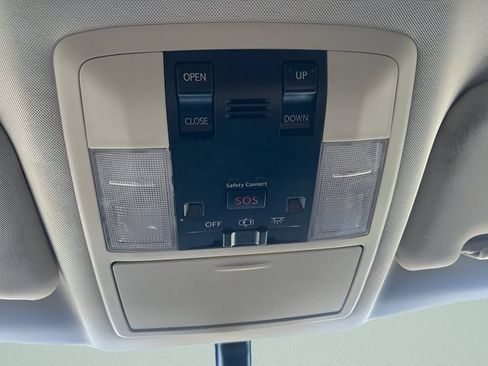Used 2015 Lexus CT 200h FWD image 27