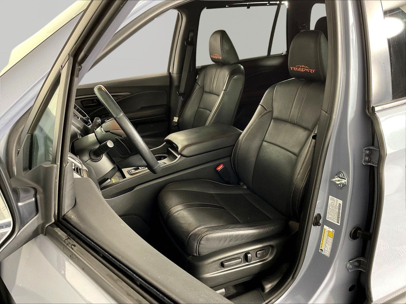 Used 2025 Honda Passport TrailSport image 21