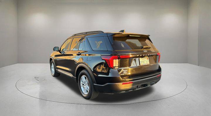 Used 2025 Ford Explorer Active RWD image 4