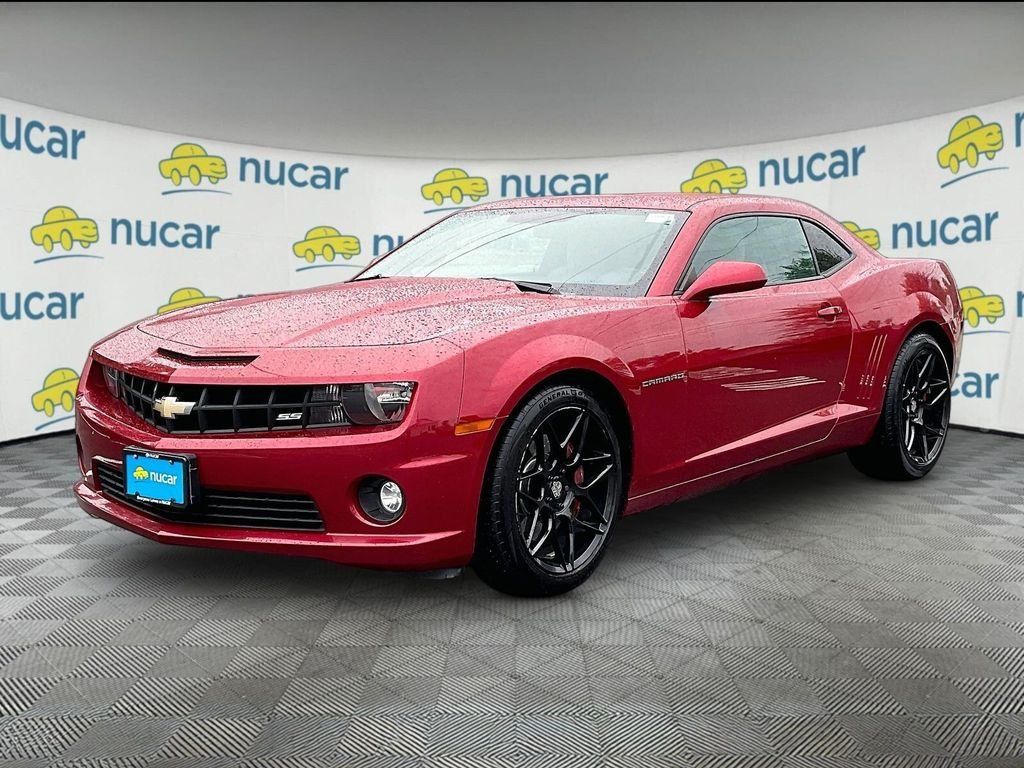 Used 2013 Chevrolet Camaro SS RWD image 3