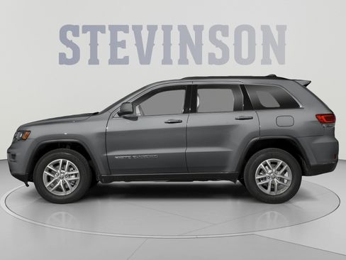 Used 2019 Jeep Grand Cherokee Altitude AWD/4WD image 3