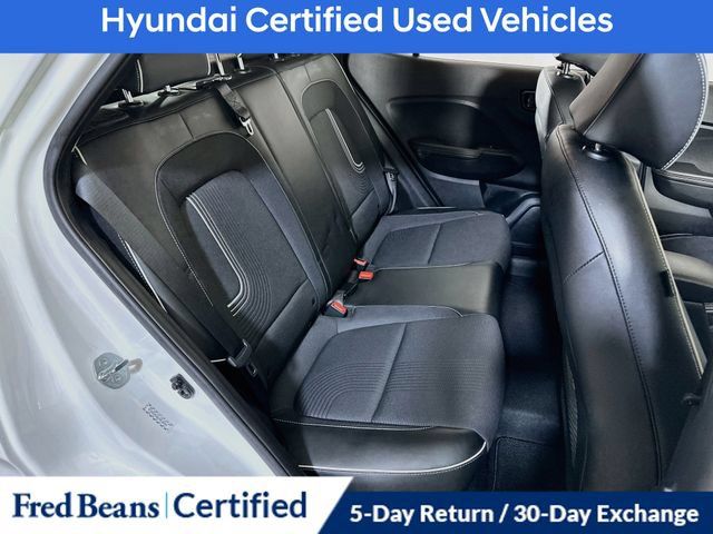 Used 2023 Hyundai Venue Limited FWD image 16