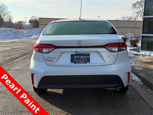 Used 2024 Toyota Corolla LE image 4