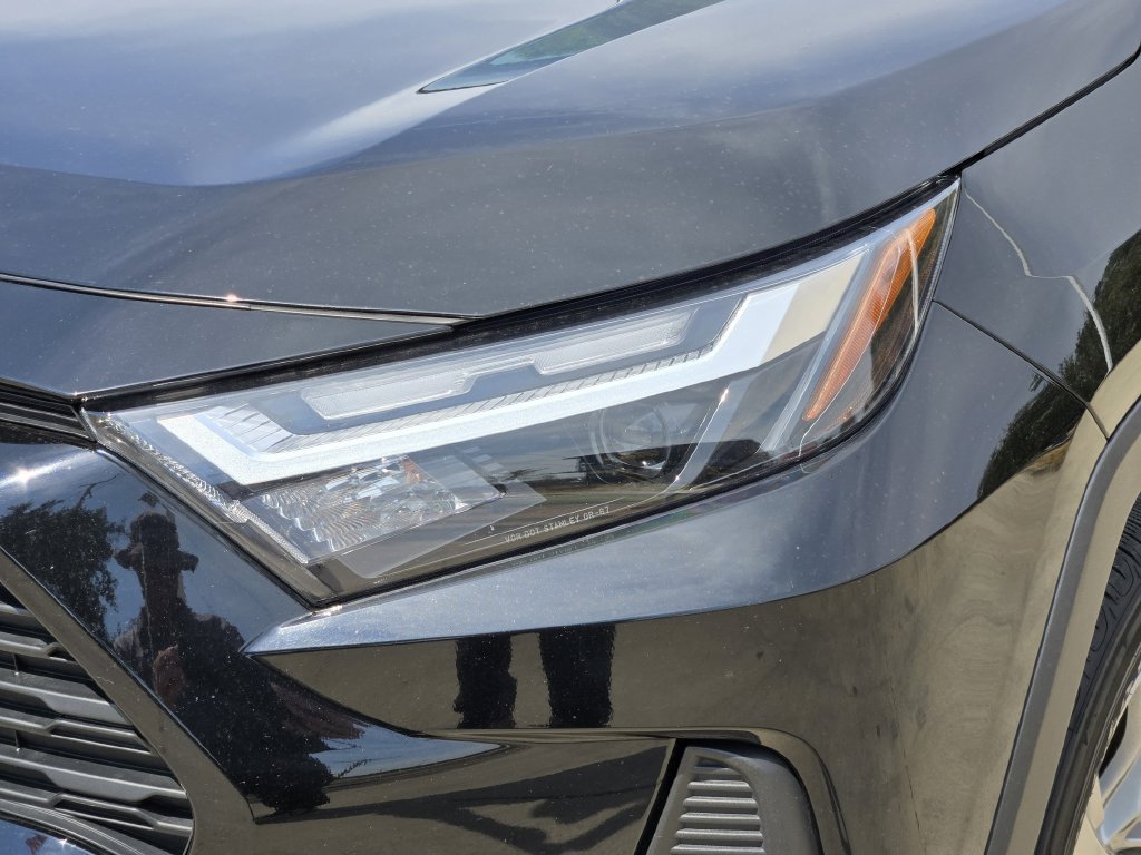 Used 2024 Toyota RAV4 XLE FWD image 6