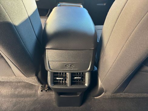 Used 2025 Chevrolet Equinox LT image 24