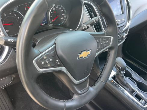 Used 2023 Chevrolet Equinox LT AWD/4WD image 9