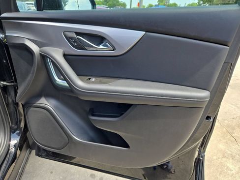 Used 2025 Chevrolet Blazer LT FWD image 32