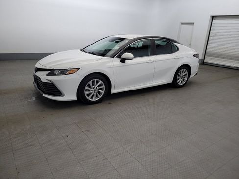 Used 2021 Toyota Camry LE FWD image 2