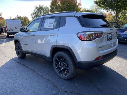 New 2026 Jeep Compass Latitude image 44