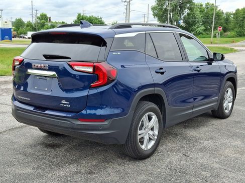 Used 2022 GMC Terrain SLE w/ Driver Convenience Package AWD/4WD image 7