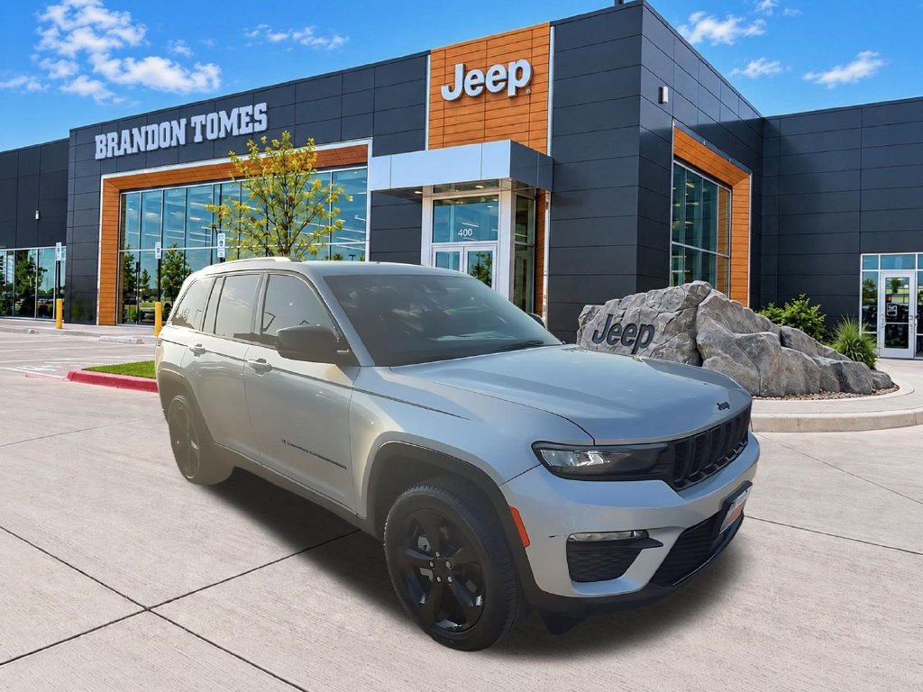 Used 2025 Jeep Grand Cherokee Limited w/ Black Appearance Package RWD image 1