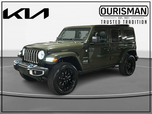 Used 2022 Jeep Wrangler Unlimited Sahara w/ Cold Weather Group AWD/4WD image 2