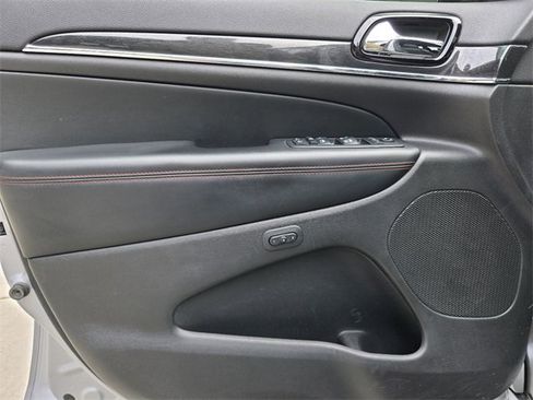 Used 2019 Jeep Grand Cherokee Trailhawk image 19