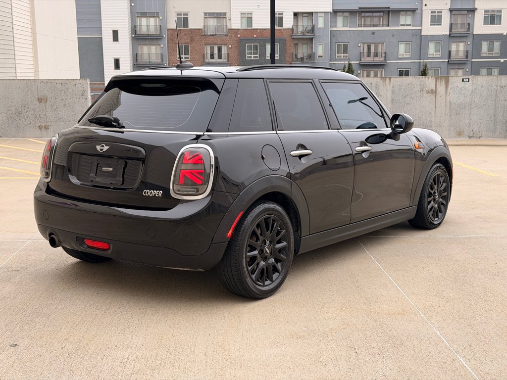 Used 2017 MINI Cooper 4-Door Hardtop FWD image 3
