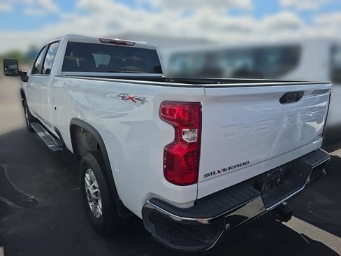 Used 2025 Chevrolet Silverado 2500 LT w/ Safety Package AWD/4WD image 6