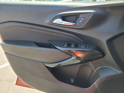Used 2024 Chevrolet Trax RS FWD image 39